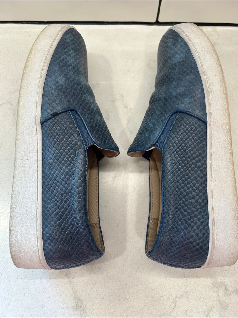 Vionic Splendid Midi Blue Snake Slip On Comfort Sneaker Loafer 8